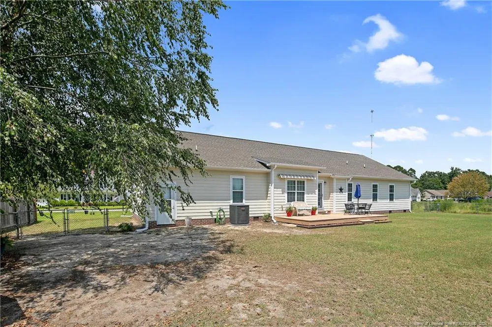 1916 Pineville Drive Hope Mills, NC 28348