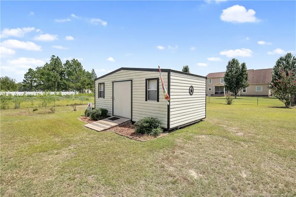 1916 Pineville Drive Hope Mills, NC 28348