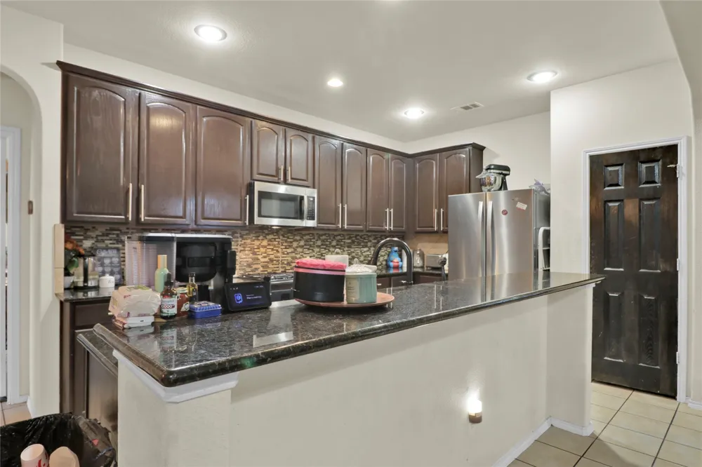 4951 Eyrie Court Grand Prairie, TX 75052
