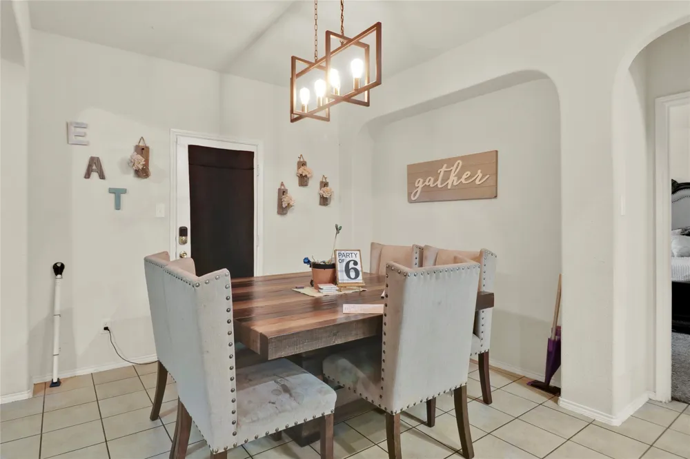 4951 Eyrie Court Grand Prairie, TX 75052