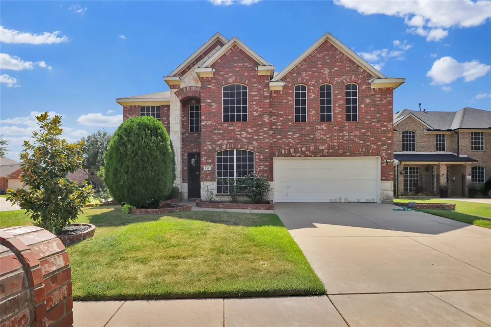 4951 Eyrie Court Grand Prairie, TX 75052