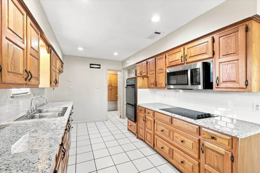 1903 Big Sky Drive Lewisville, TX 75077