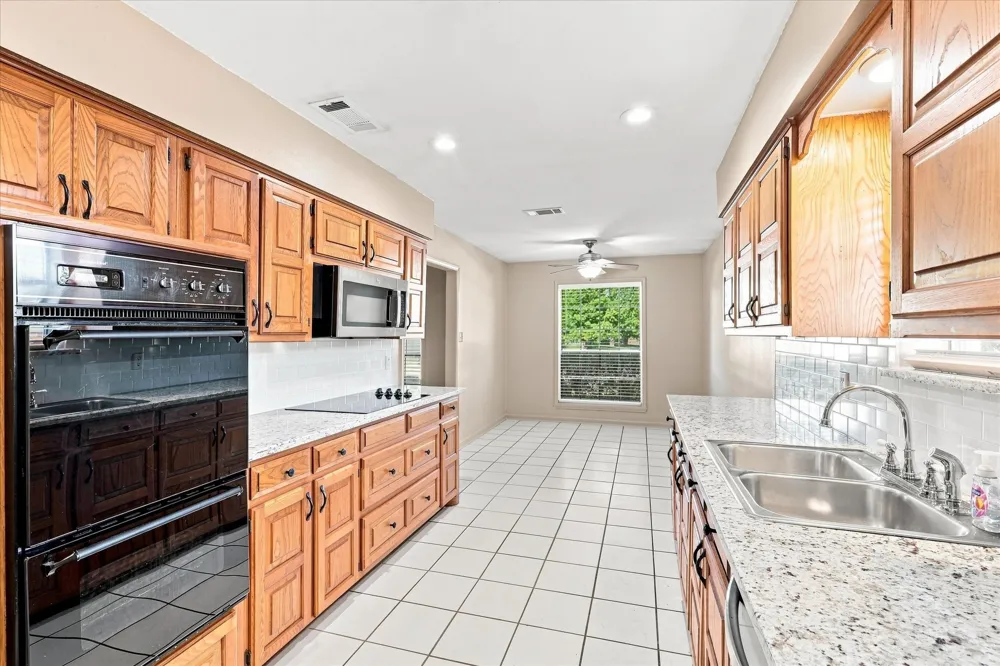 1903 Big Sky Drive Lewisville, TX 75077