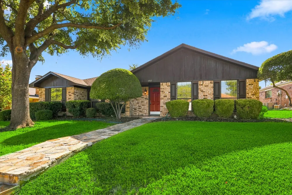 1903 Big Sky Drive Lewisville, TX 75077