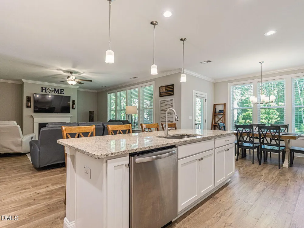 196 W Amber Oak Drive Selma, NC 27576