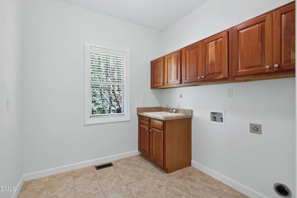 808 City Walls Street Cary, NC 27513