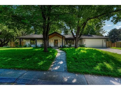3080 E Flora Place