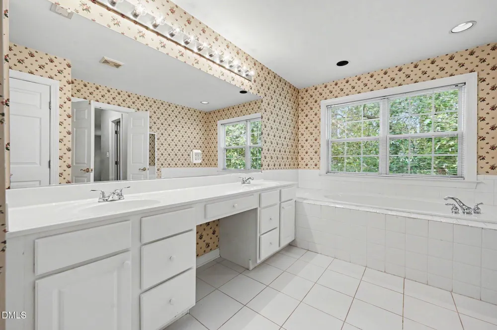 1203 Fairfax Woods Drive Apex, NC 27502