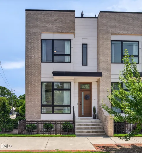 528 Roxboro Street