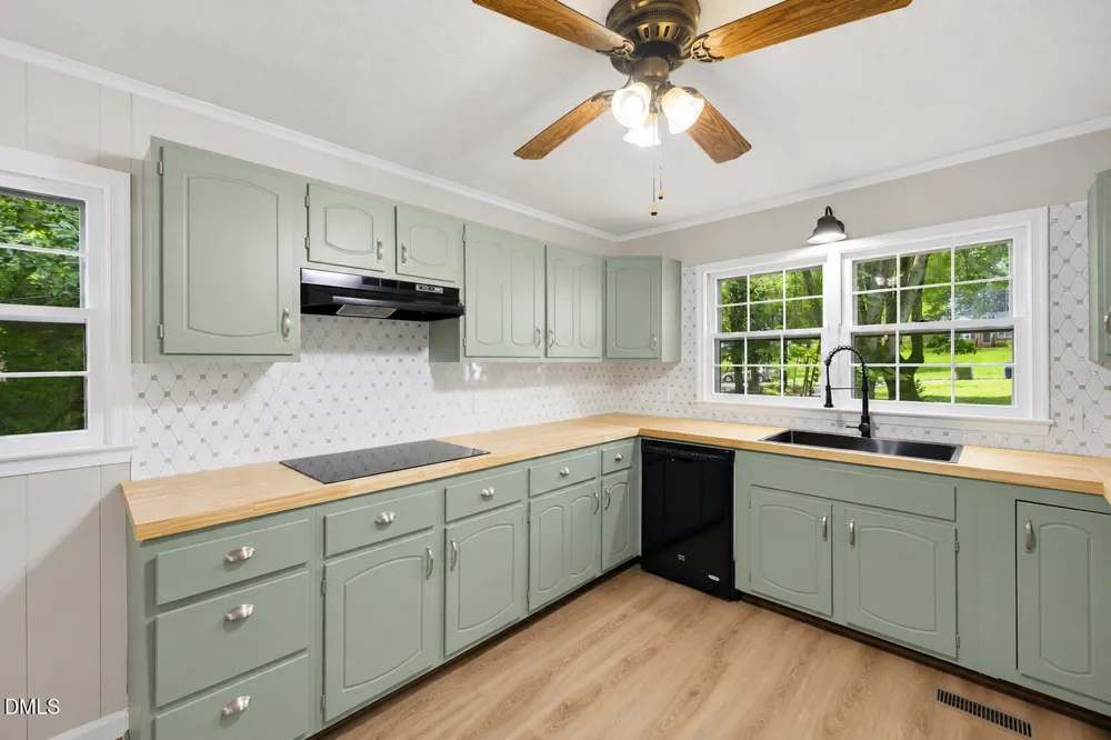 4819 Gladwyn Drive Winston-Salem, NC 27104