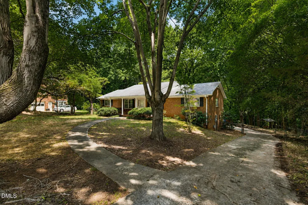 4819 Gladwyn Drive Winston-Salem, NC 27104