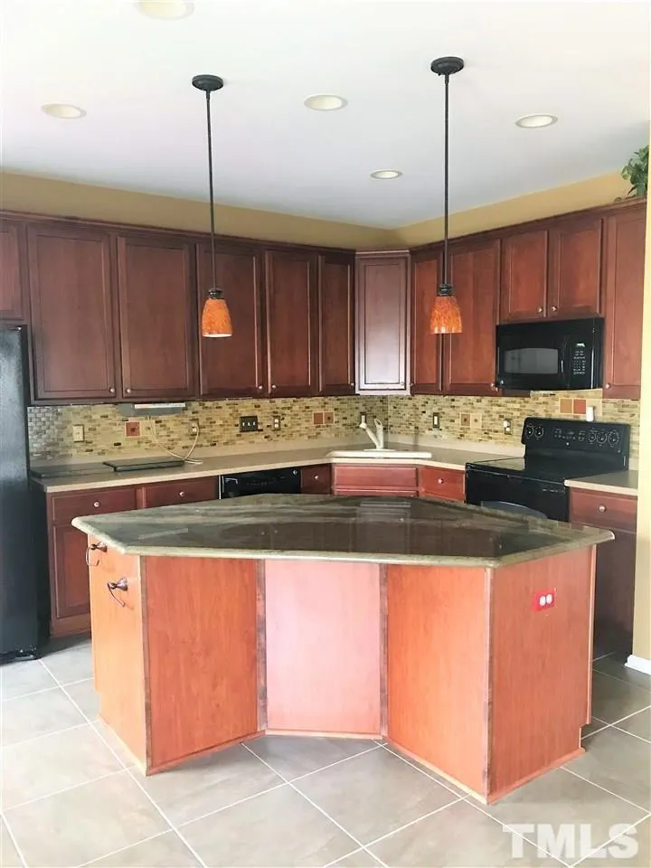 213 Broadgait Brae Road Cary, NC 27519