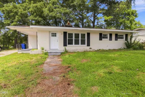605 Sunnyside Lane W
