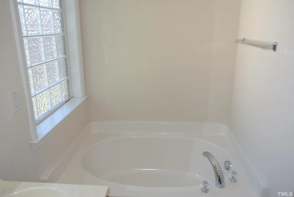 2108 Summit Drive Hillsborough, NC 27278