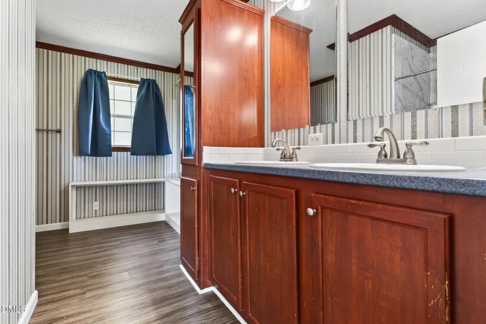 8505 Ransom Lane Kenly, NC 27542