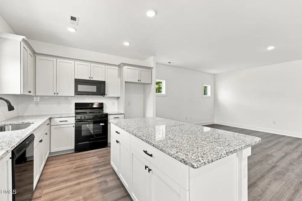 16 Loganberry Avenue Bunnlevel, NC 28323