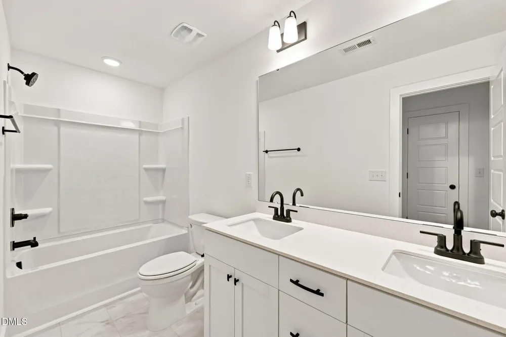 16 Loganberry Avenue Bunnlevel, NC 28323