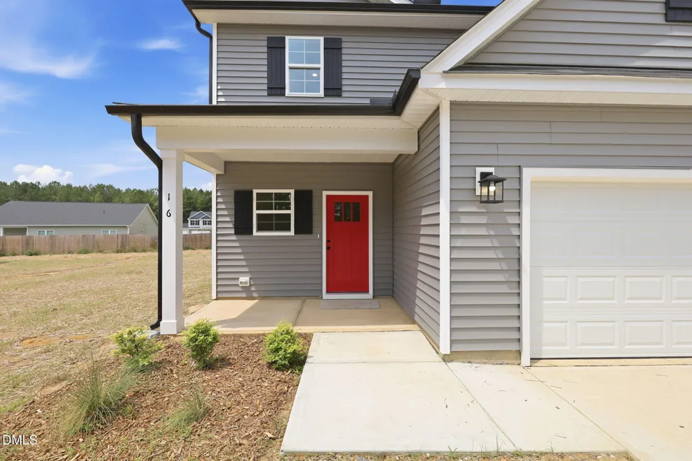 16 Loganberry Avenue Bunnlevel, NC 28323