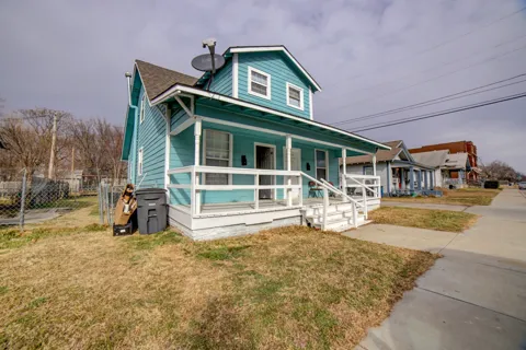 2009 E 2nd Street