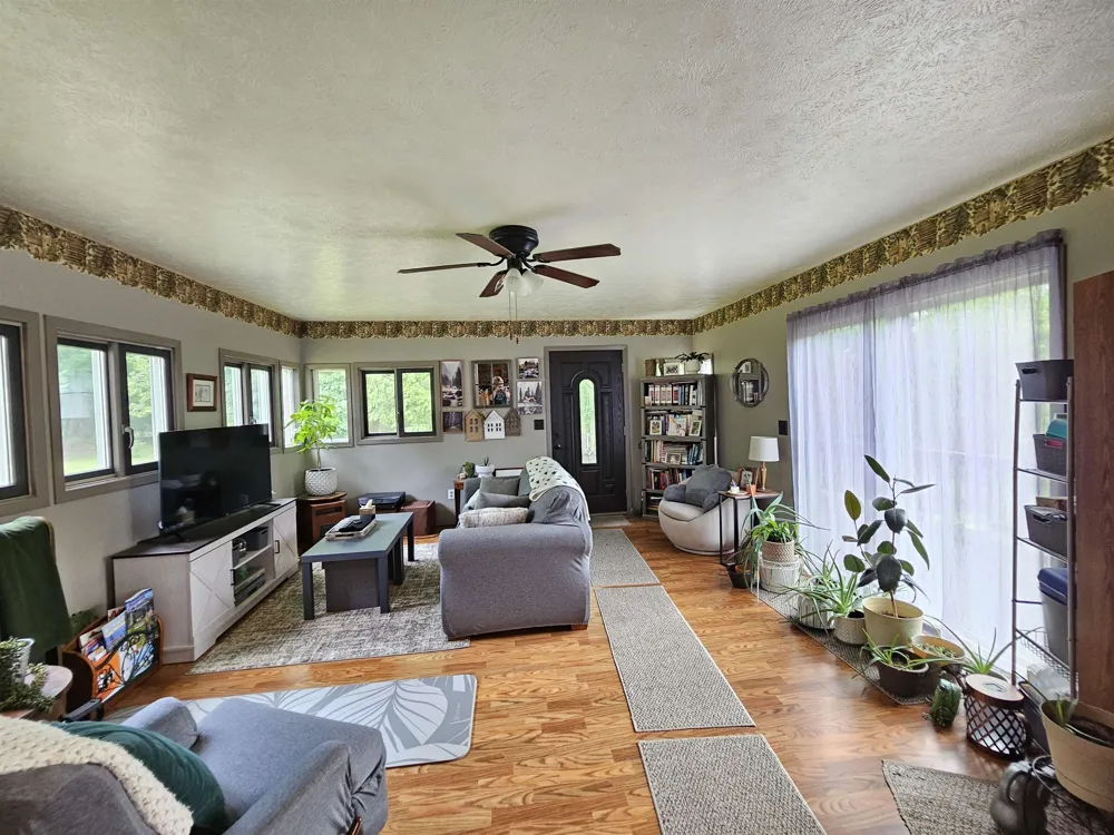 2371 W Rainbow Reeder Township, MI 49657