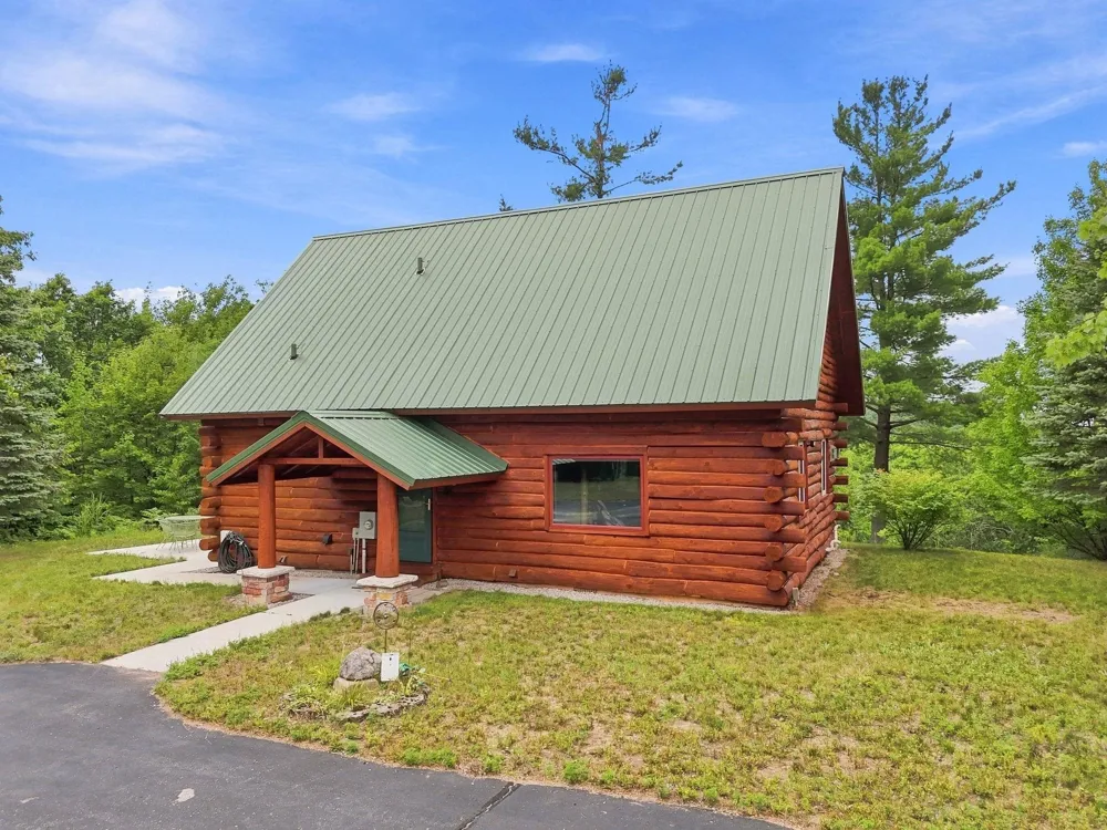 7727 Loggers Drive Cedar Creek Township, MI 49663