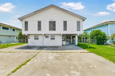 1073 Redfish Street