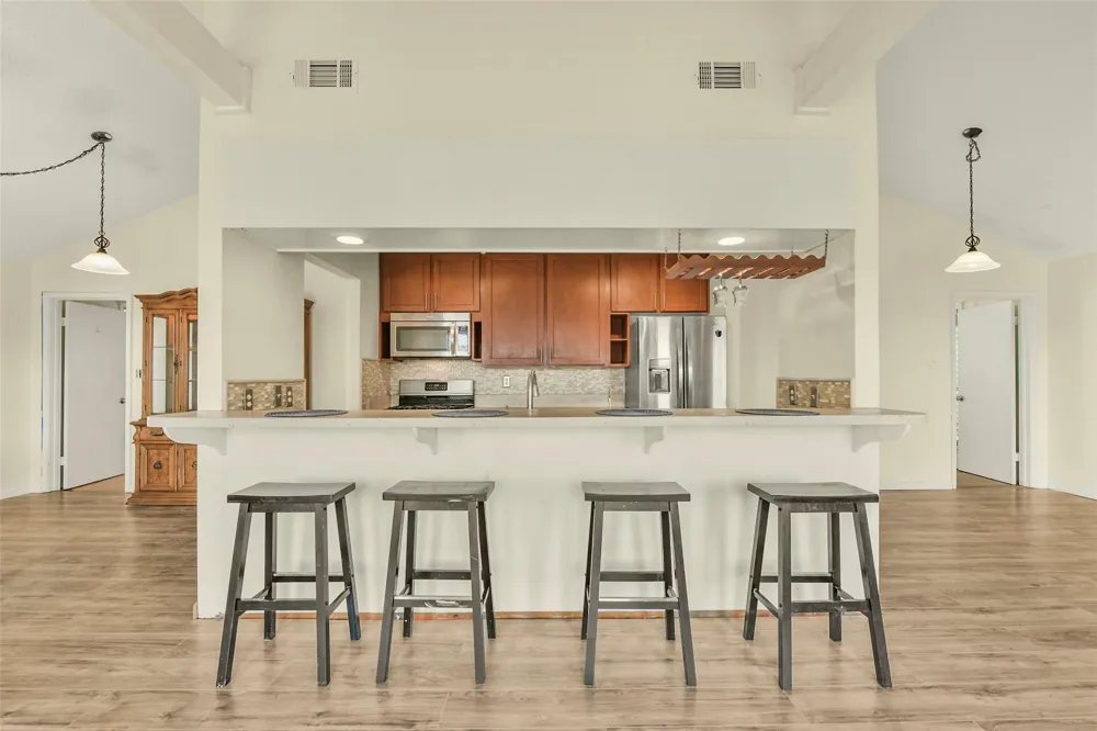 1073 Redfish Street Bayou Vista, TX 77563
