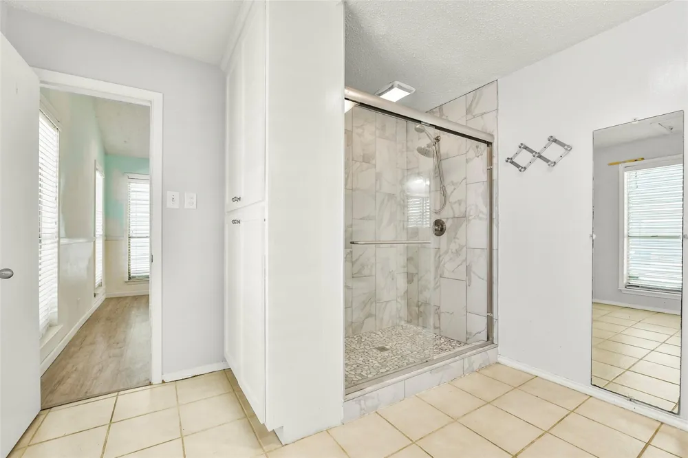 1073 Redfish Street Bayou Vista, TX 77563