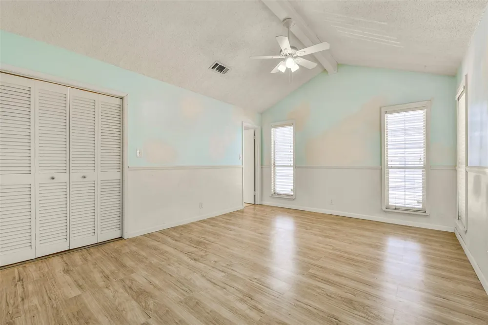 1073 Redfish Street Bayou Vista, TX 77563