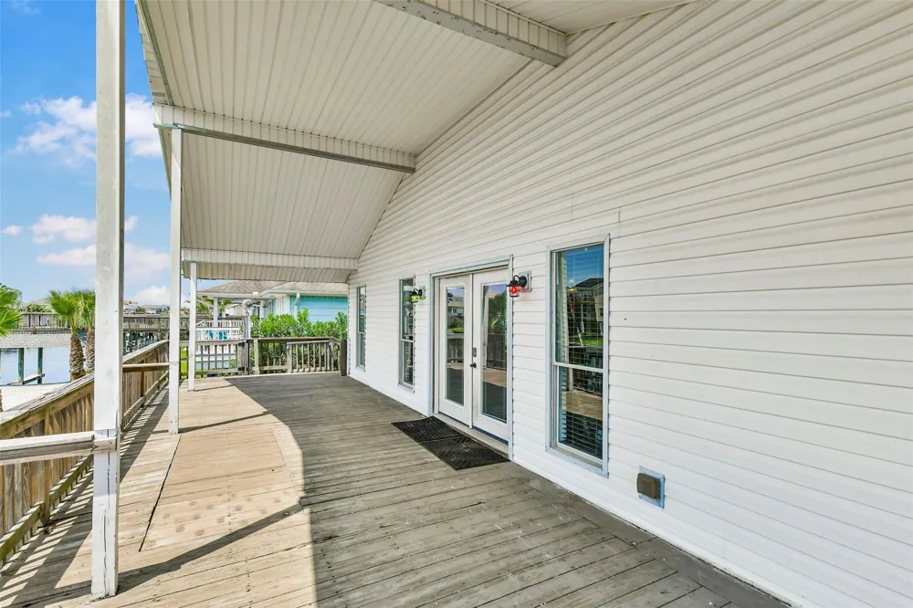 1073 Redfish Street Bayou Vista, TX 77563