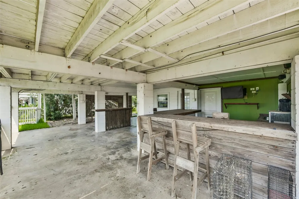 1073 Redfish Street Bayou Vista, TX 77563