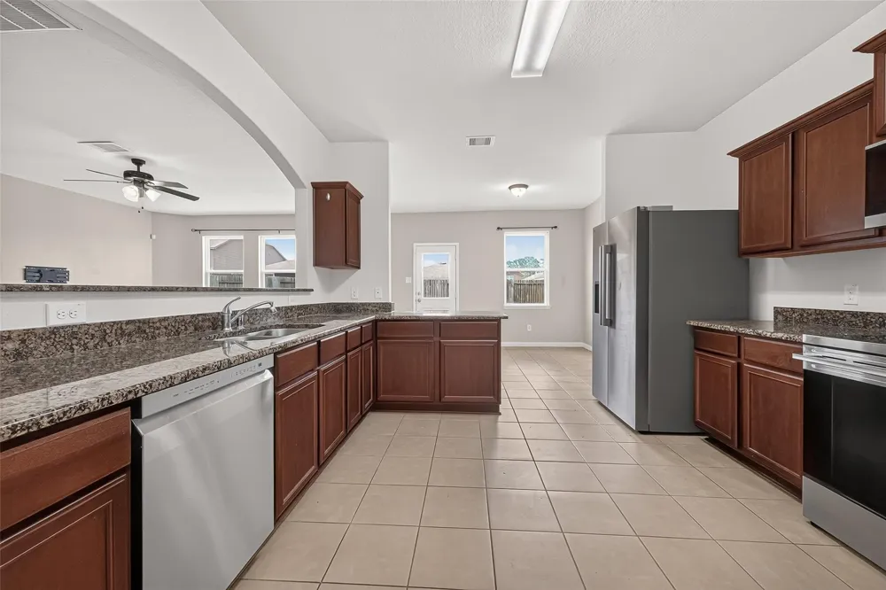 12042 Powderhorn Lane Pinehurst, TX 77362