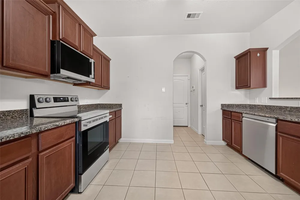 12042 Powderhorn Lane Pinehurst, TX 77362
