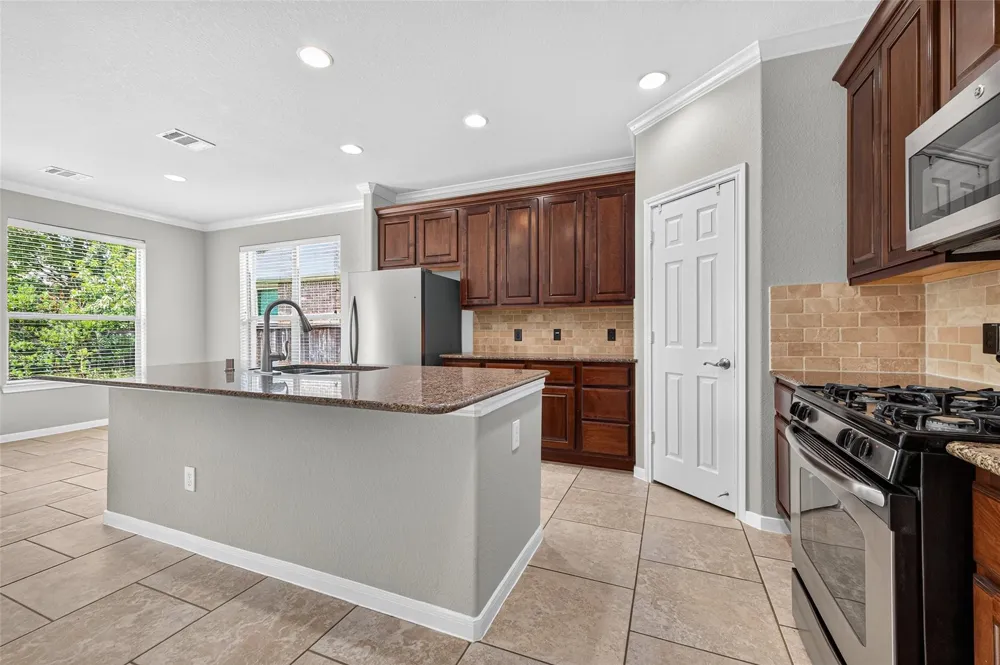 50 Vershire Circle Magnolia, TX 77354