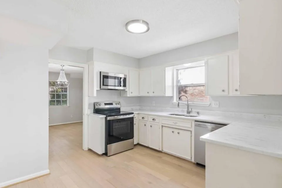 7610 Westwind Lane Houston, TX 77071