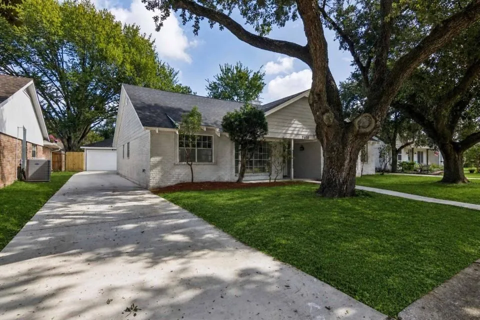 7610 Westwind Lane Houston, TX 77071