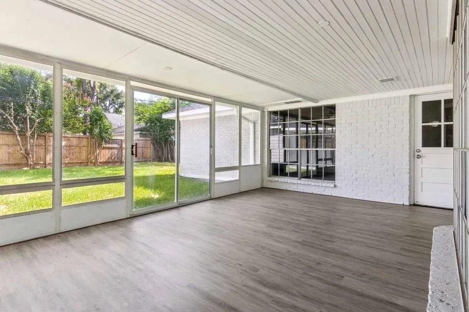 7610 Westwind Lane Houston, TX 77071