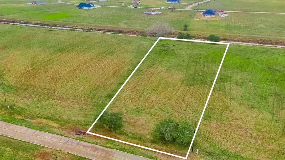 354 Brahman Trail Angleton, TX 77515