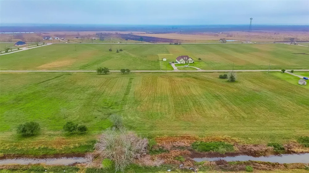 354 Brahman Trail Angleton, TX 77515