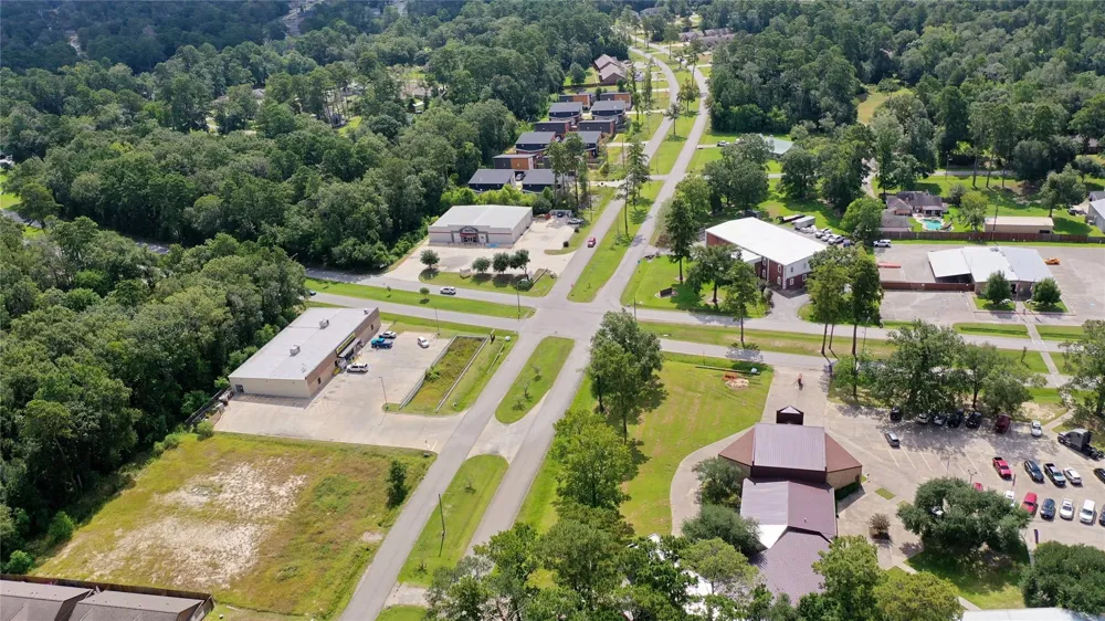 2210 Appian Way New Caney, TX 77357