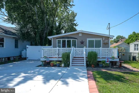 10 E ATLANTIC AVENUE