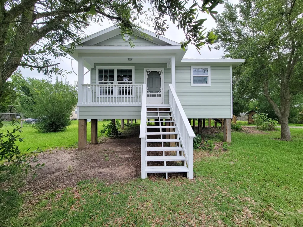 315 20th San Leon, TX 77539