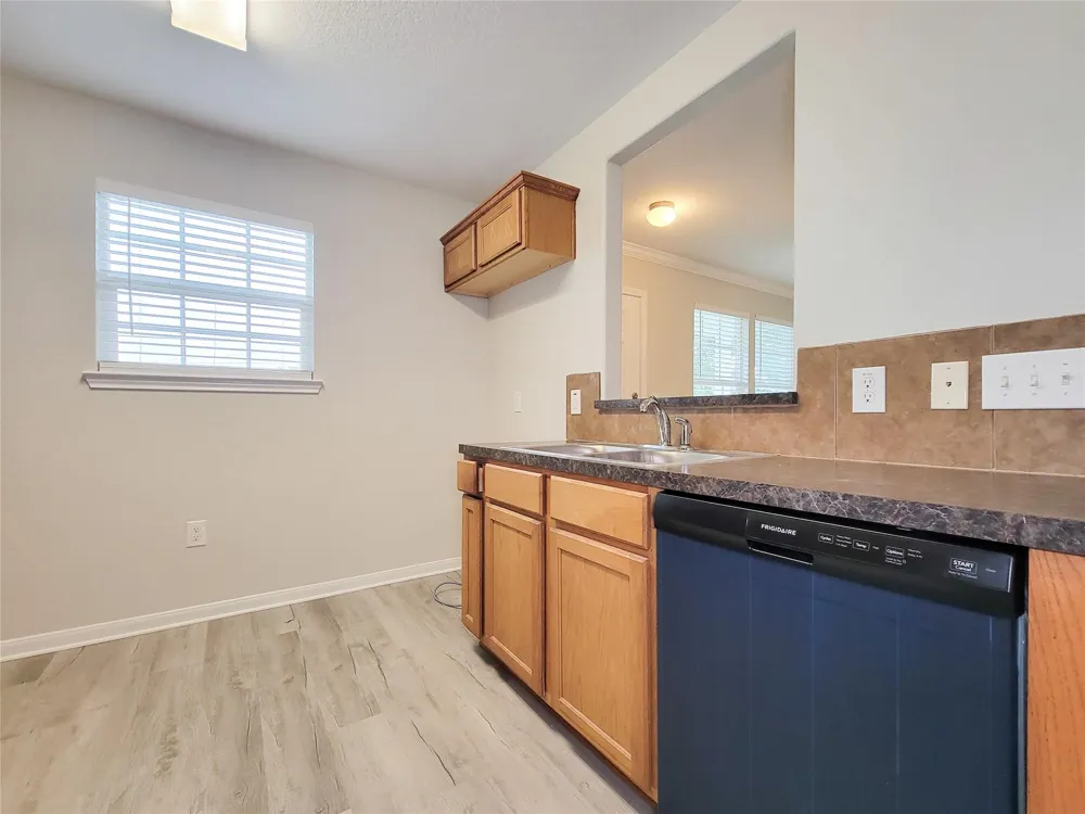 315 20th San Leon, TX 77539