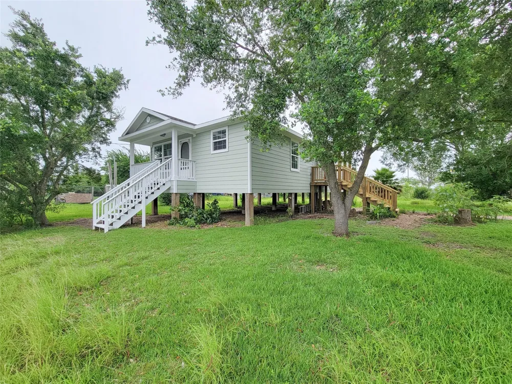 315 20th San Leon, TX 77539