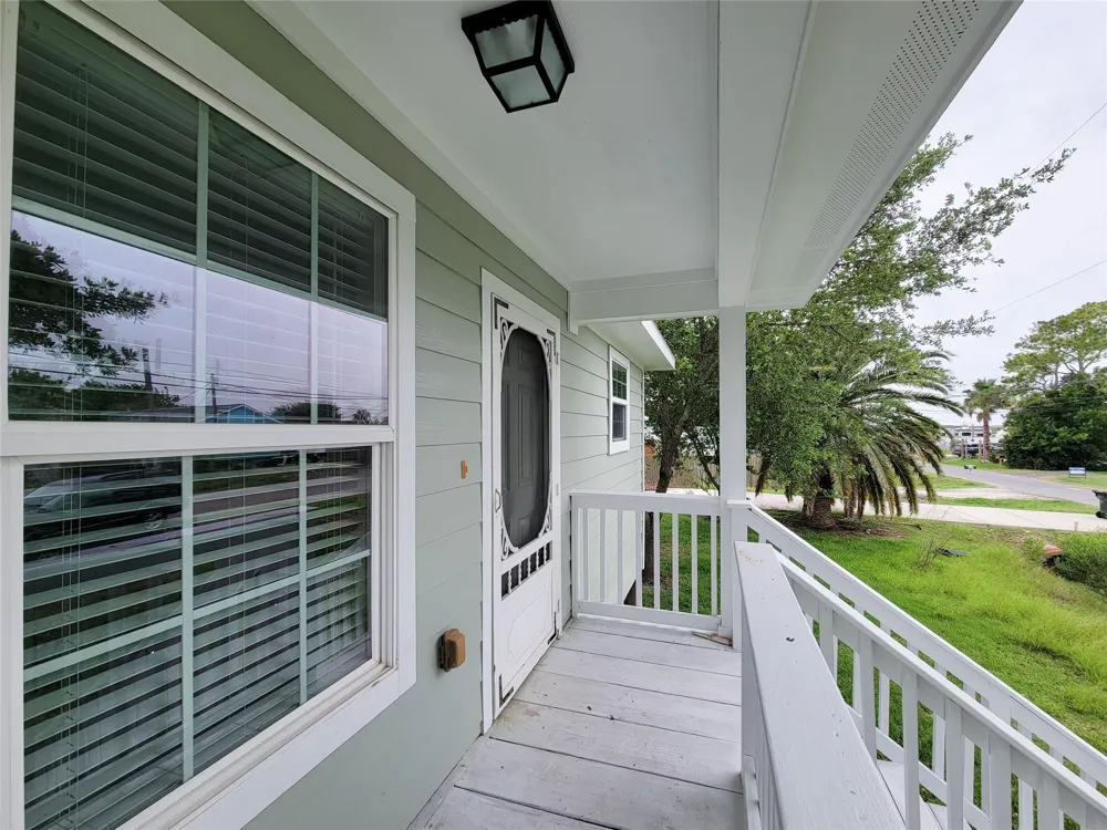 315 20th San Leon, TX 77539