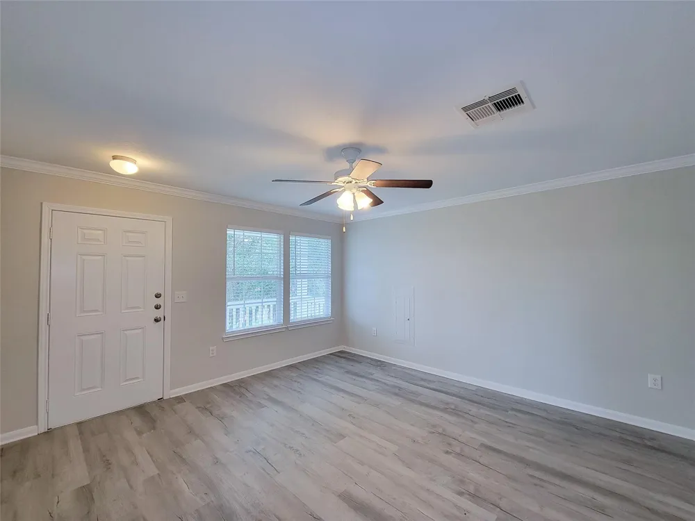 315 20th San Leon, TX 77539