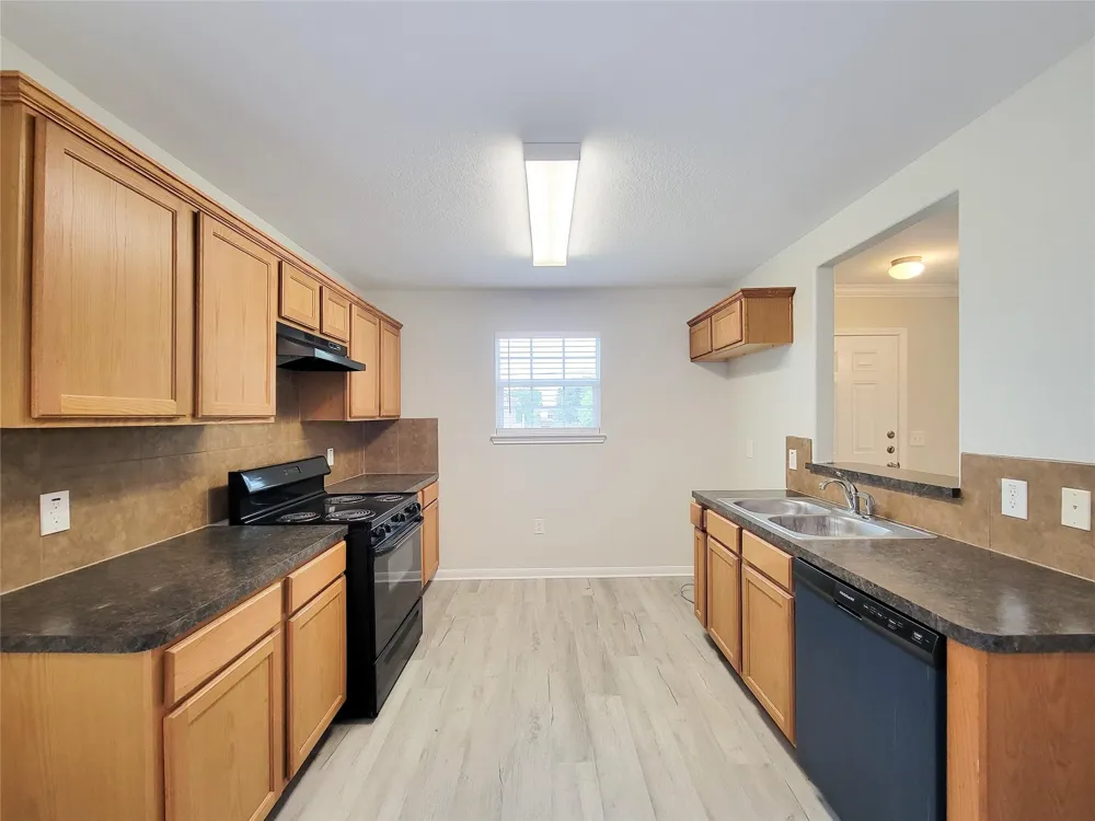 315 20th San Leon, TX 77539