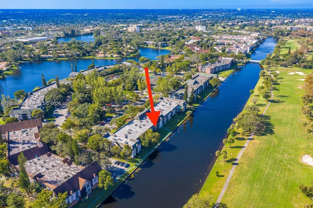 3760 Inverrary Dr #2P Lauderhill, FL 33319