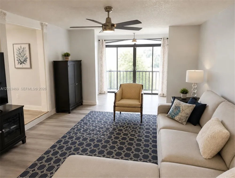 3760 Inverrary Dr #2P Lauderhill, FL 33319