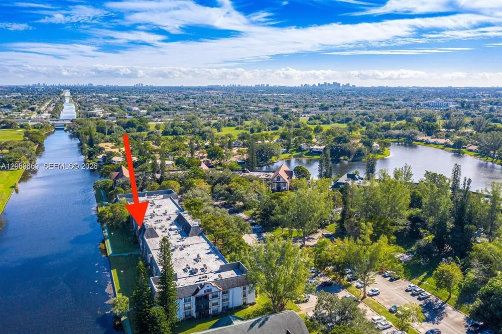 3760 Inverrary Dr #2P Lauderhill, FL 33319